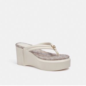 Coach Frankie Sandal Flip Flop NWT size 9